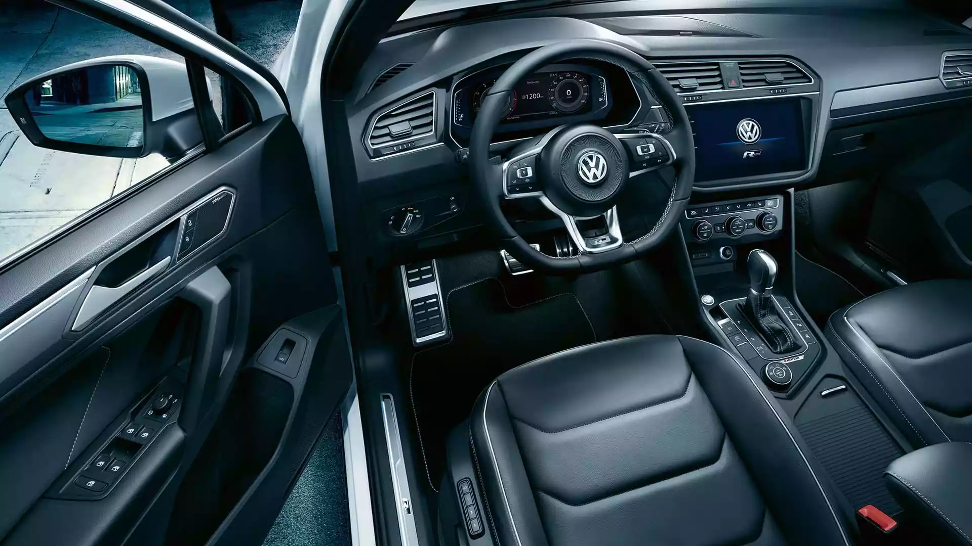 Volkswagen-Tiguan-Interior